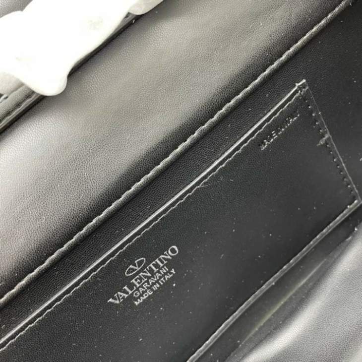 Picture of Valentino Handbags _SKUfw190936683fw